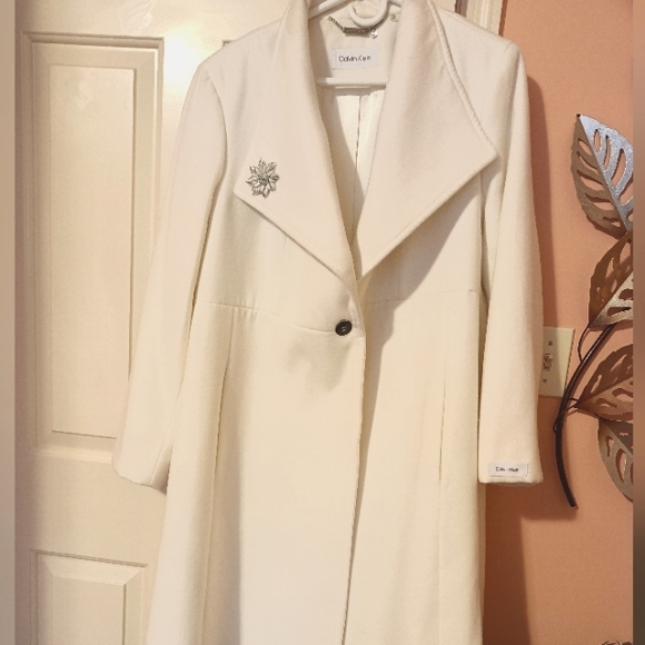Calvin Klein Jackets & Blazers - Elegant Like Wool Calvin Klein Women's White Coat, size XL